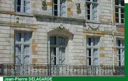 Le perron de Courson